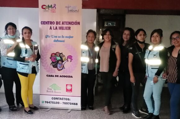 «ASÍ FUNCIONA UNA CASA DE ACOGIDA» Encuentro de trabajo de técnicos del CAM con el personal de la casa de acogida “Mujer Águila” del municipio de Cochabamba