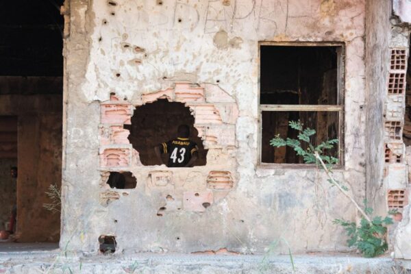 Edificio destruido en Kuito, Angola