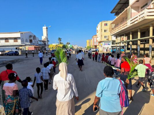 Angola - Domingo de Ramos en las calles