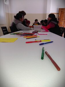 Mesa de trabajo en el Centro de Atención a la Mujer - Cochabamba, Bolivia